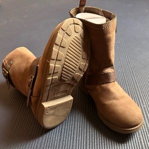 Brown Carter’s boots size 11